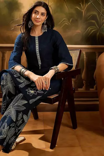 Women's navy blue & cream floral printed kurta with palazzo