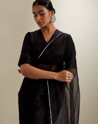 Black plain chanderi saree 4