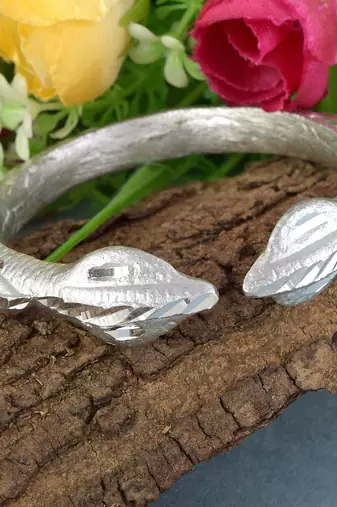 stainless steel light weight snake kada free size men women