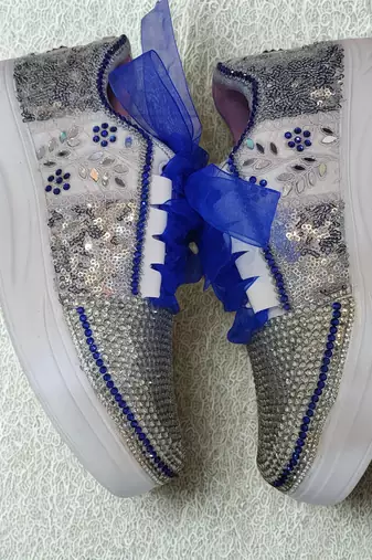 Blue solid synthetic sneakers