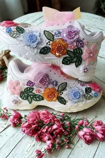 Multi solid synthetic sneakers