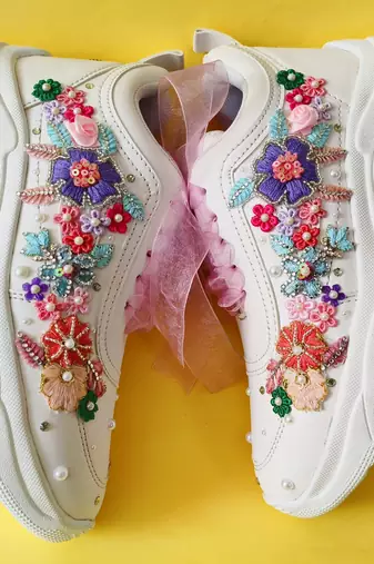 Multi solid synthetic sneakers