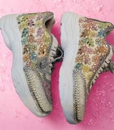 Multi solid synthetic sneakers