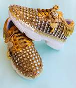 Golden solid synthetic sneakers