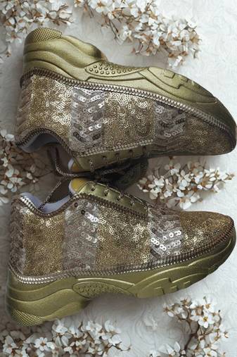 Golden solid synthetic sneakers