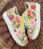 Green solid synthetic sneakers