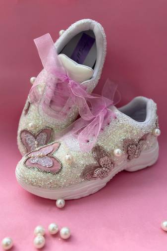 Pink solid synthetic sneakers