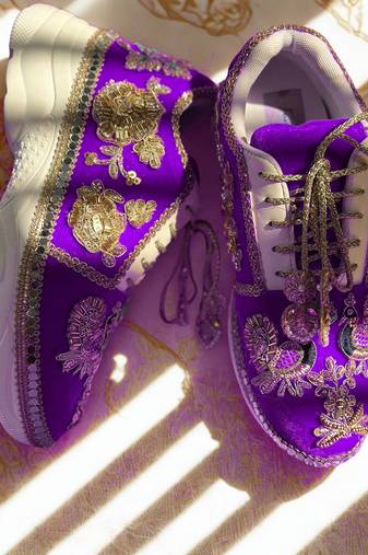 Purple solid synthetic sneakers