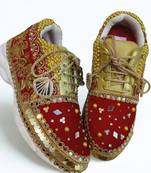 Red solid synthetic sneakers