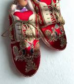 Red solid synthetic sneakers