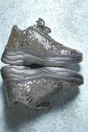 Silver solid synthetic sneakers