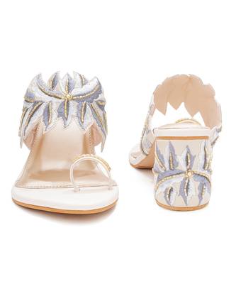 Cream embroidered Kolhapuri block heels 4