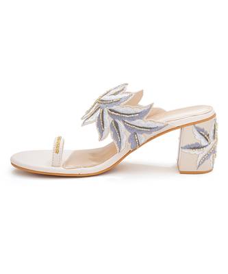 Cream embroidered Kolhapuri block heels 5