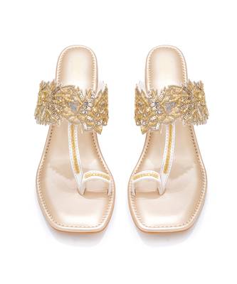 Gold embroidered Kolhapuri block heels 2