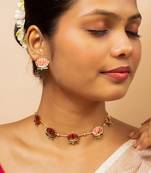 Elegant lotus motif gold necklace set