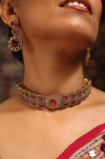 Royal pink kundan choker set with maang tikka and earrings