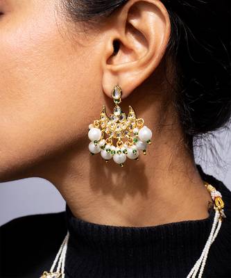 High gold multi-layer pearl and kundan necklace set with matching earrings 3