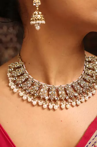 Royal kundan choker set with pearl droplets