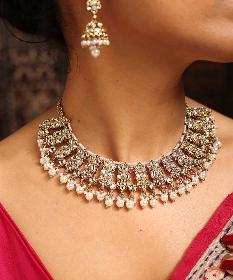 Royal kundan choker set with pearl droplets