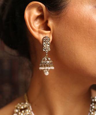 Royal kundan choker set with pearl droplets 2