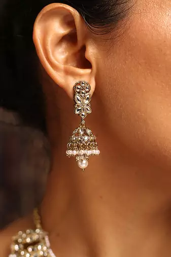 Royal kundan choker set with pearl droplets