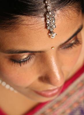 Royal kundan choker set with pearl droplets 3