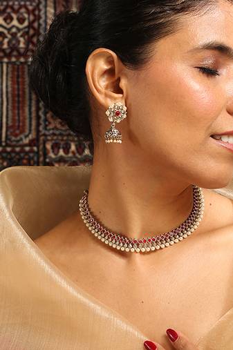 Elegant red stone choker set with pearl detailing