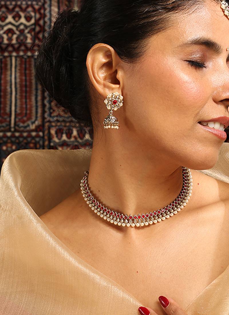 Elegant red stone choker set with pearl detailing