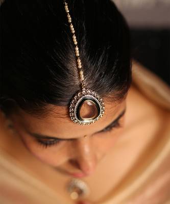 Elegant polki necklace set with champagne stones 4