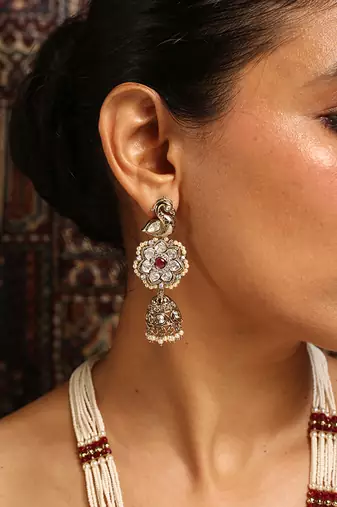 Pearl beaded long necklace set with kundan pendant