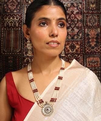 Pearl beaded long necklace set with kundan pendant 3