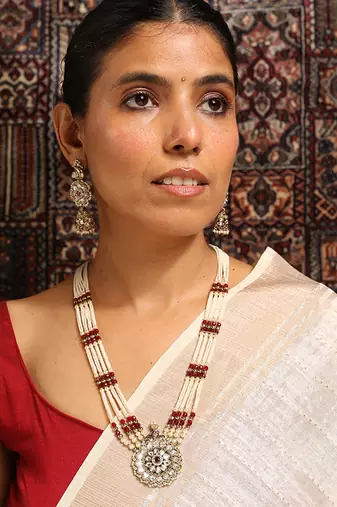 Pearl beaded long necklace set with kundan pendant