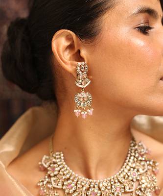 Traditional kundan and baby pink bead jewelry set 2