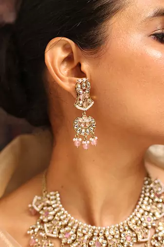 Traditional kundan and baby pink bead jewelry set