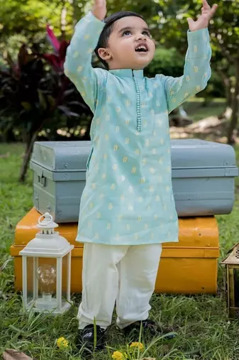 Green printed cotton kurta pyjama