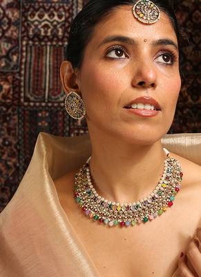Vibrant multicolor stone choker set with kundan work 4
