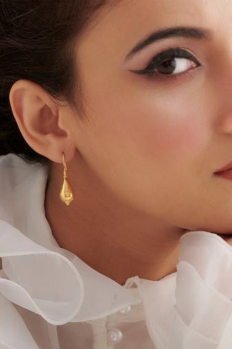 Gold plated dangler earrings in sterling silver
