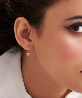 Gold plated stud earrings in sterling silver 1