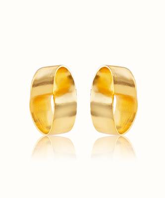 Gold plated stud earrings in sterling silver 3