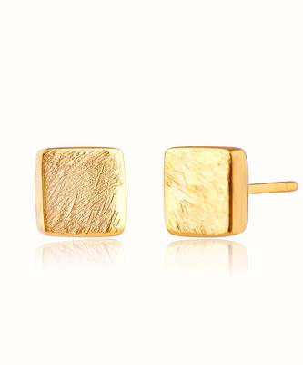 Gold plated stud earrings in sterling silver 3