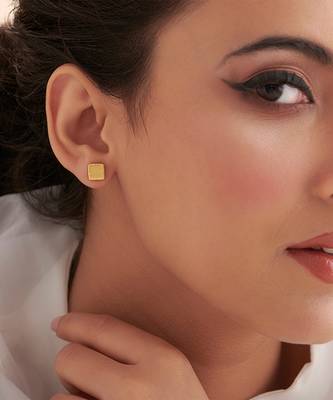 Gold plated stud earrings in sterling silver 1