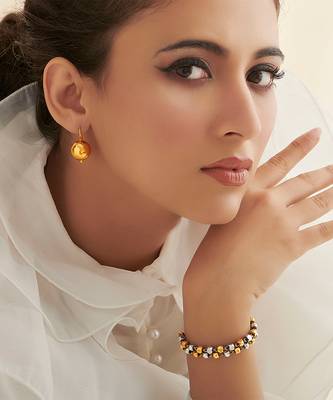 Gold plated dangler earrings in sterling silver 1