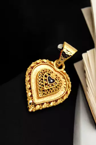 Gold plated heart shape pendant forwomen and girls