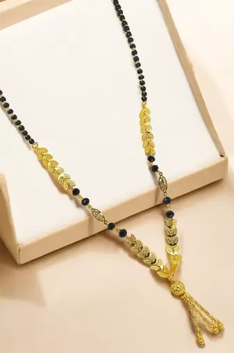 Leaf pattern gold plated chain with pendant mangalsutra