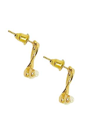 Golden adornments: set of 6 gold-plated stud earrings 5