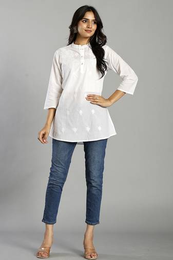 Yufta white regular style top design embroidered