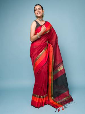 Red Cotton Blended Saree With Red, Orange and Golden Border 3