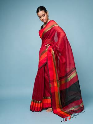 Red Cotton Blended Saree With Red, Orange and Golden Border 4