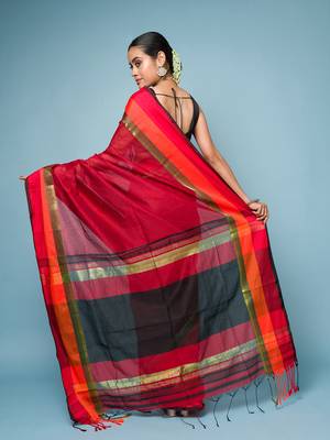 Red Cotton Blended Saree With Red, Orange and Golden Border 5