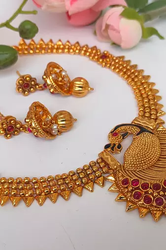 Pink peacock agate temple jewellery